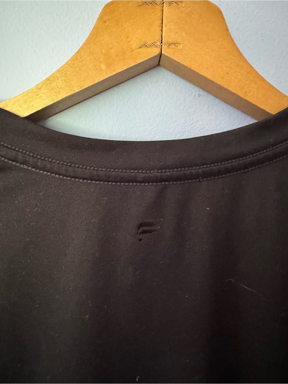 🦋Fabletics black t-shirt🦋 - Picture 2 of 2